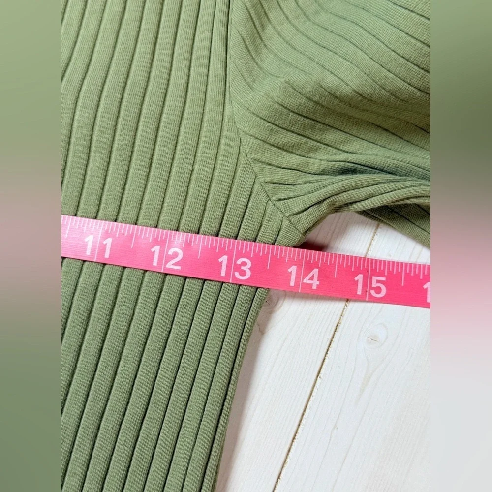 Old Navy Girls Ribbed Lettuce-Edged Top In Olive Green Size L (10-12)